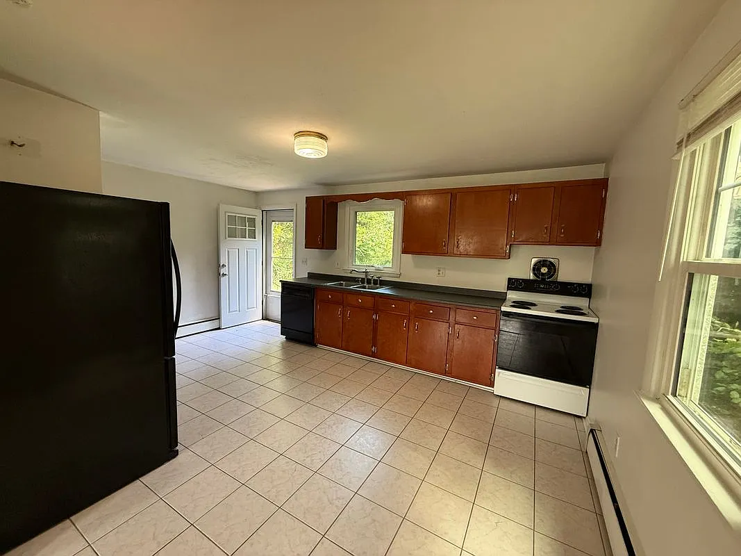2 bed, 1.0 bath, 952 sqft, $2,100 — Photo 2