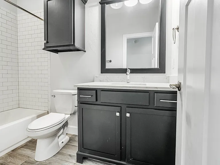 5616 Saint James Pl — Photo 22