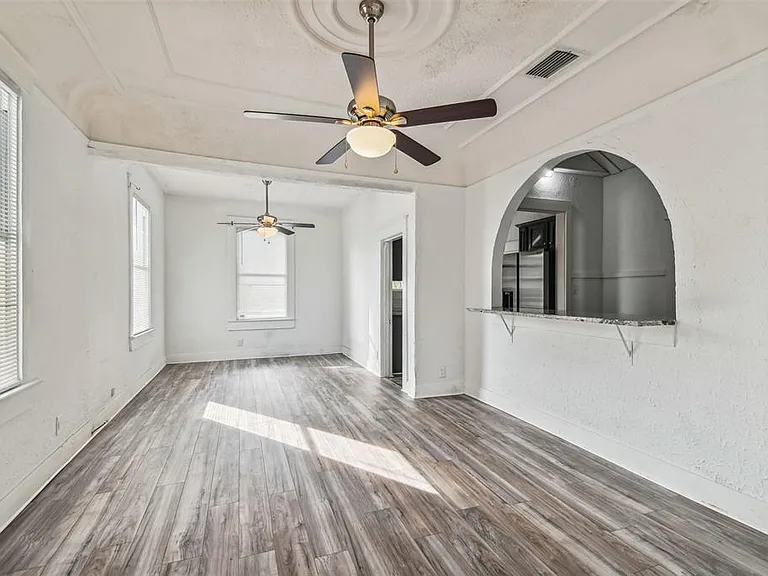 1913 W Lemon St — Photo 28