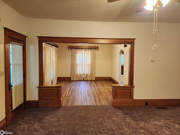 5th image of 306 W Main St