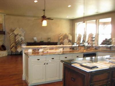 5th image of 3325 Club View Dr