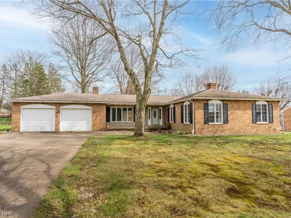 210 Cypress Ave, Louisville, OH 44641