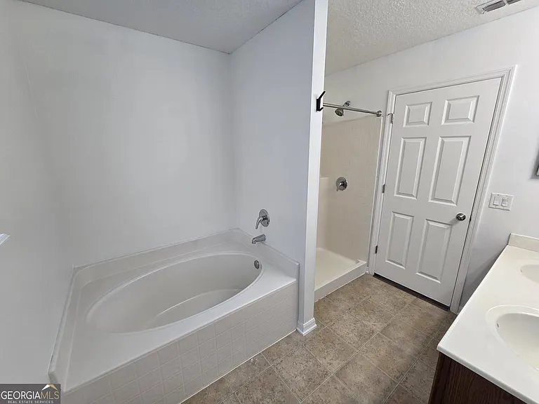 110 Pine Bluff Blvd W — Photo 35