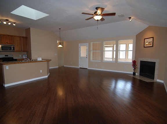3rd image of 308 Butternut Dr