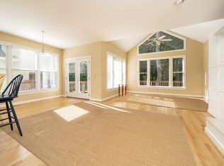210 Columbia Pl W, Chapel Hill, NC 27516