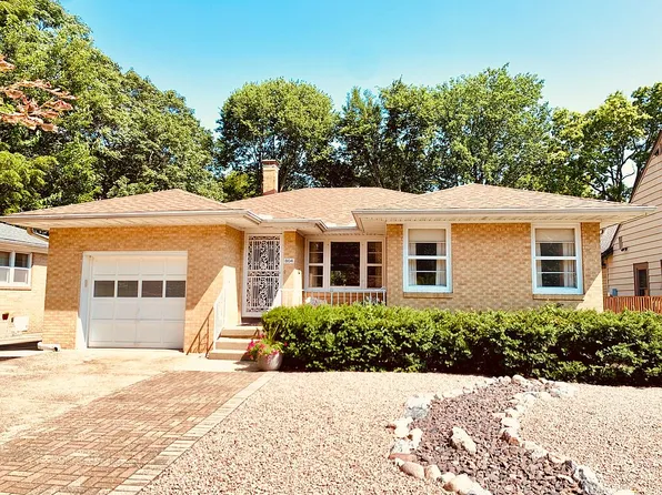 804 W White St, Champaign, IL 61820