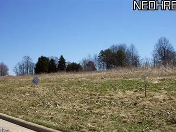 8015 Briarwood Ct #6, Canfield, OH 44406