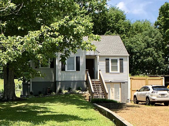 3rd image of 1320 Saturn Dr