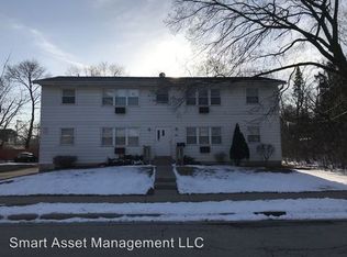 411 Carpenter Pl APT 4, Waukesha, WI 53186