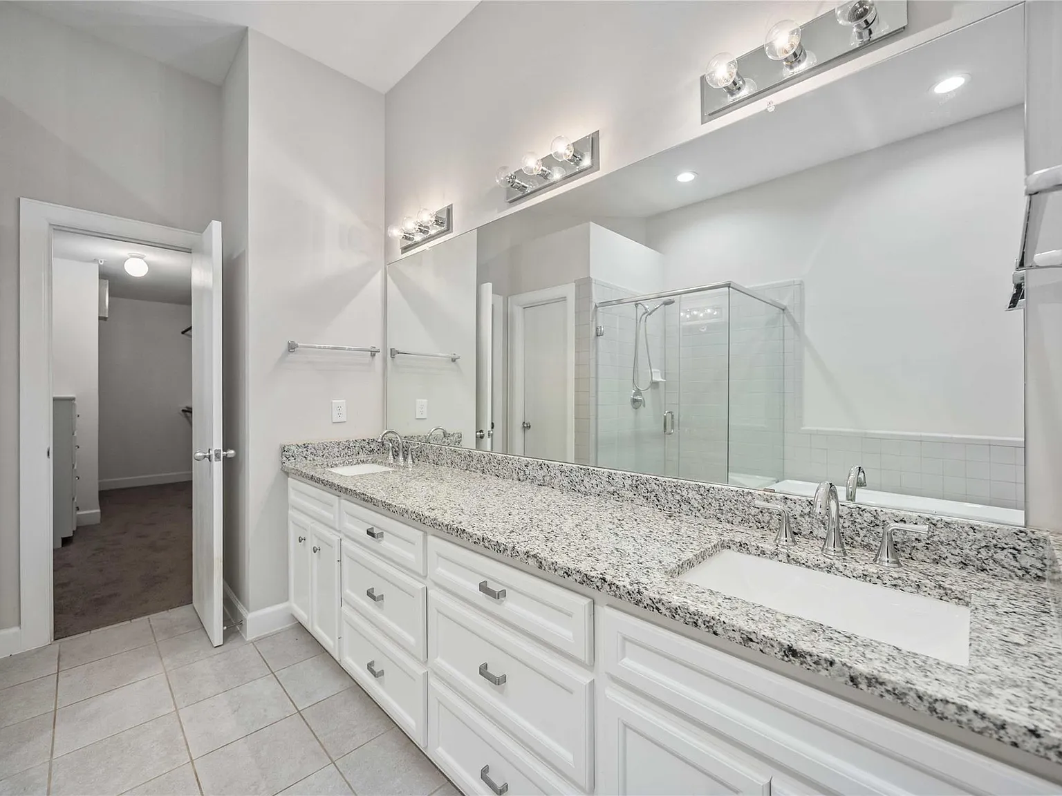 2 bed, 2.0 bath, 1501 sqft, $1,950 — Photo 2