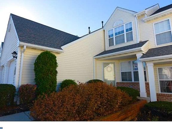 2nd image of 104 Hickory Ln