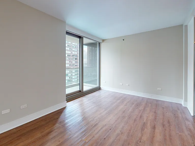 237 E 34th St #806 — Photo 13