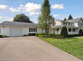 840 E Davis Rd, Howell, MI 48843