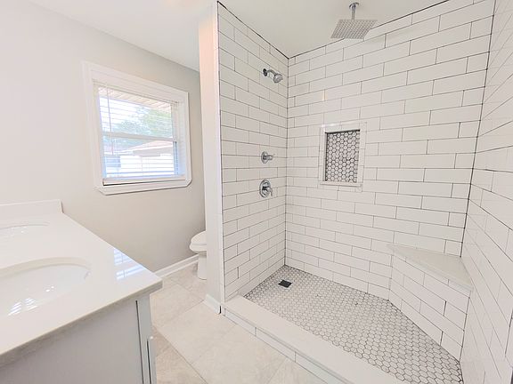 5th image of 5276 Oak St