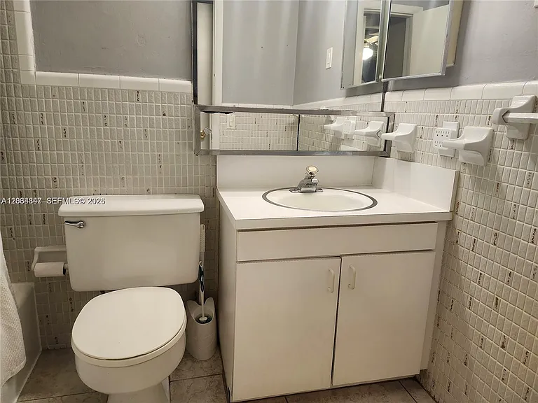 421 NE 1st St #112 — Photo 9