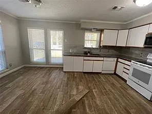 16064 Holly St — Photo 10