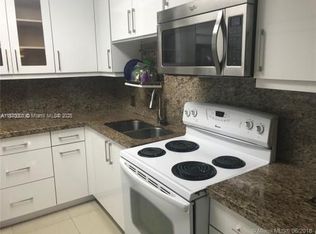 3401 N Country Club Dr APT 219, Aventura, FL 33180