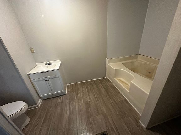 2nd image of 250 Small Rd