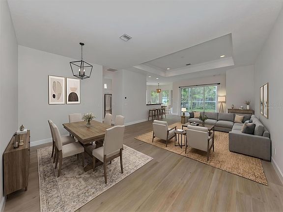 4th image of 128 Amora Ave