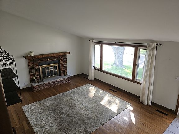 2nd image of 100 Madera Cir