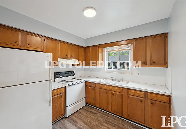 3310 Arlington Ave #8 — Photo 8