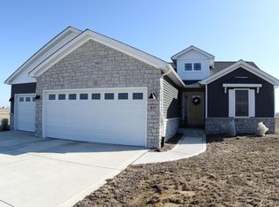 3204 Blue Grouse St, Valparaiso, IN 46383