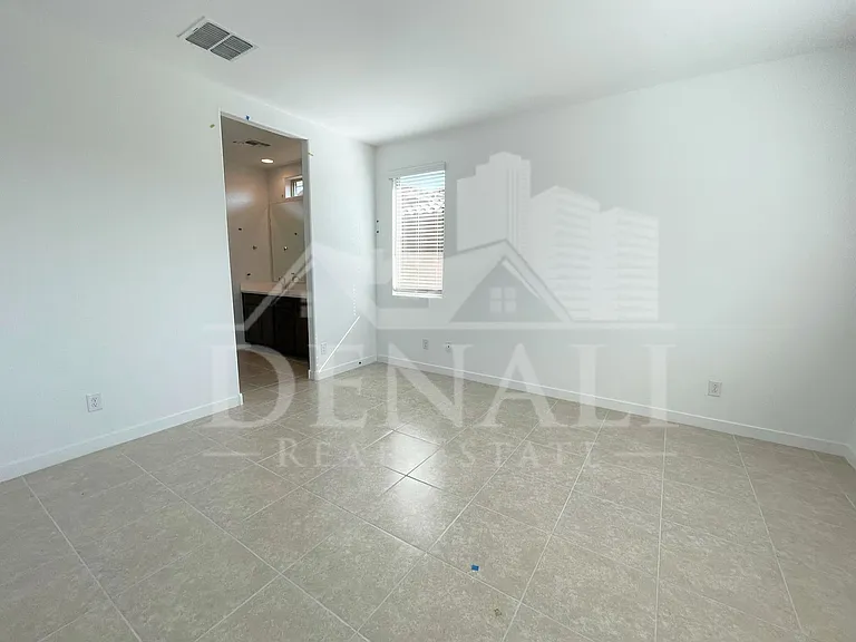 11682 N 188th Dr — Photo 6