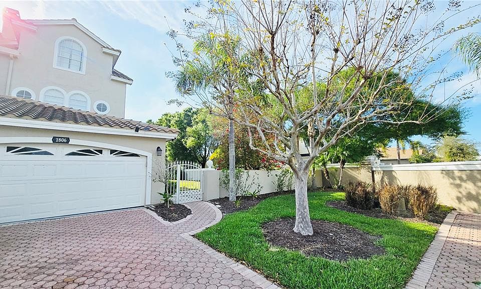 1st image of 1806 LAGO VISTA BOULEVARD