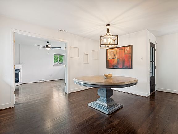 4th image of 3581 Woodleigh Dr