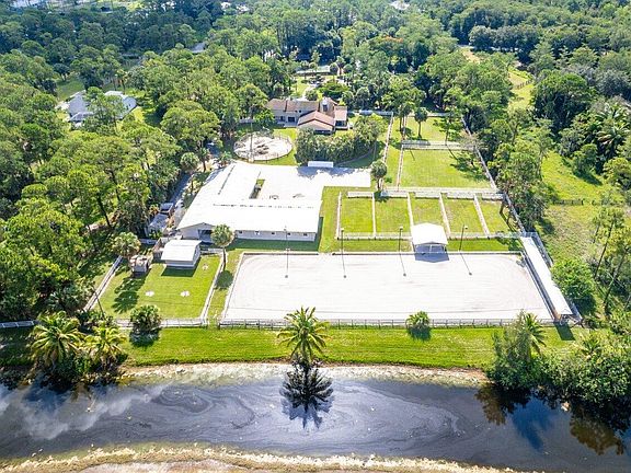 3rd image of 2315 Deer Run Boulevard