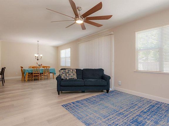 4th image of 5986 Woodside Dr