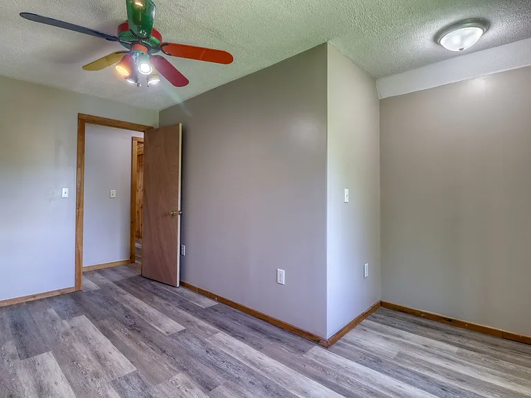 10066 Point Rock Rd — Photo 28