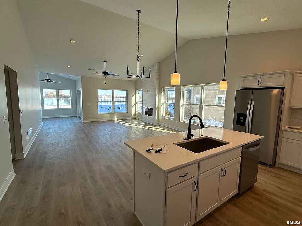 2nd image of 177 Beacon Harbor Cir