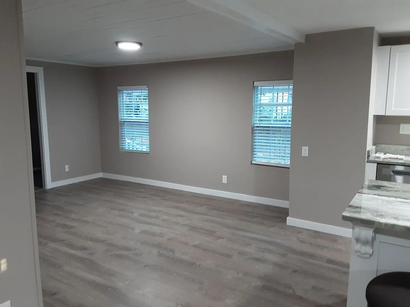 Half Off Your First Months Rent! Beautiful, Newly Remodeled Interior 3br/2ba — Photo 4