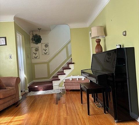 4th image of 1129 Avondale Rd