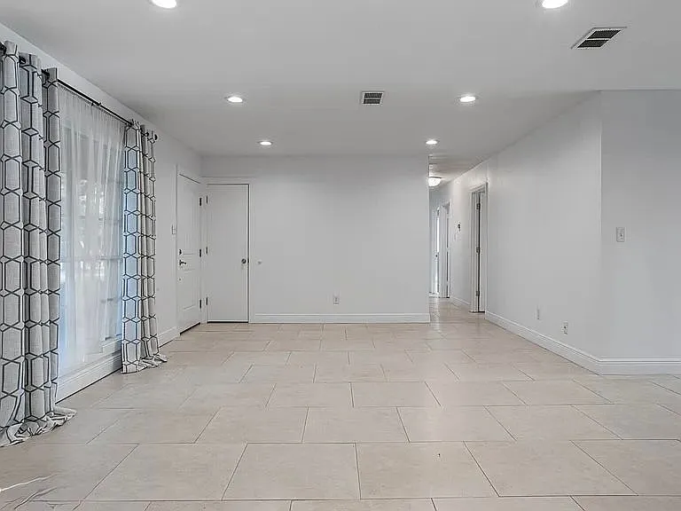 431 Whispering Pine Dr — Photo 3