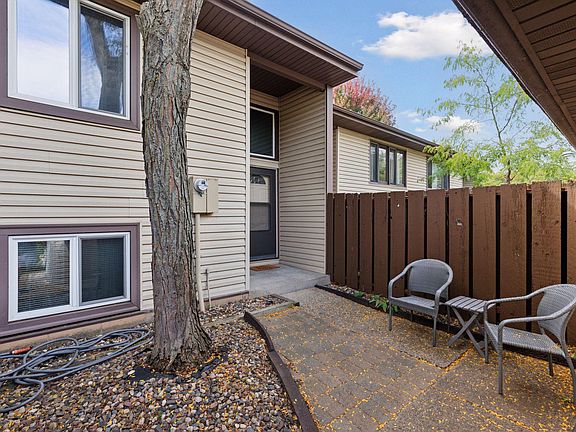 2nd image of 146 River Woods Ln