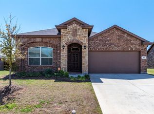 21 Stonegate Dr, Edgecliff Village, TX 76134
