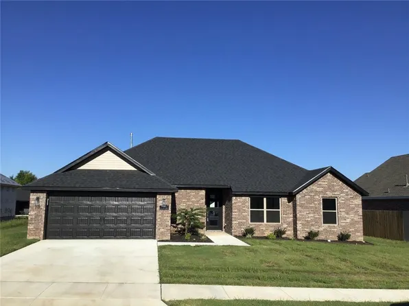 4717 W Planetree St, Fayetteville, AR 72704