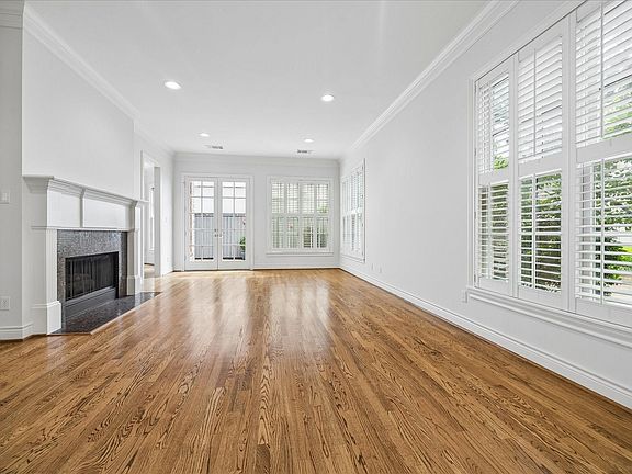 2nd image of 2211 Augusta Dr APT 25