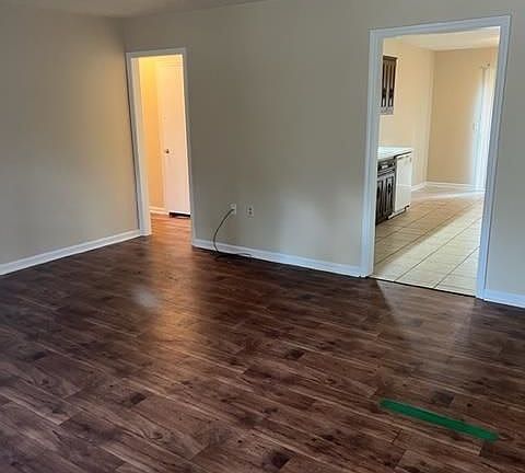 2nd image of 114 Pamela Way #A