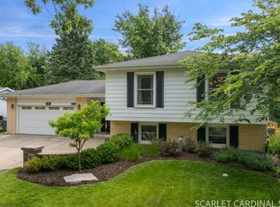 1881 Cambridge Ln, Wheaton, IL 60189