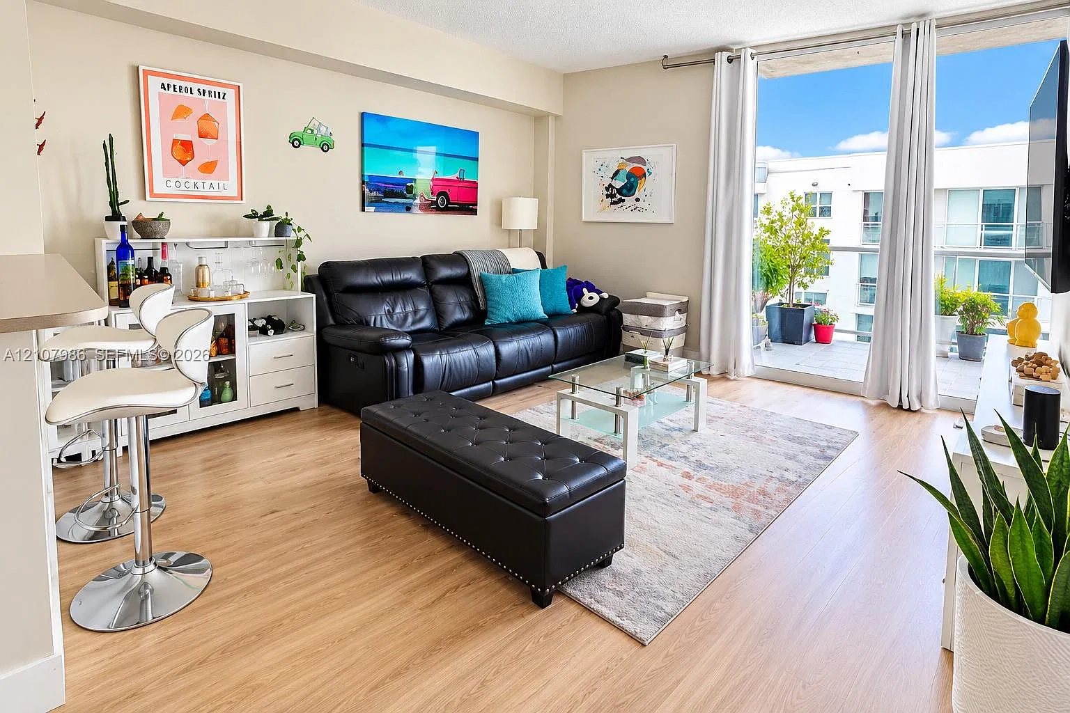 Blue Lagoon Condo — Photo 3