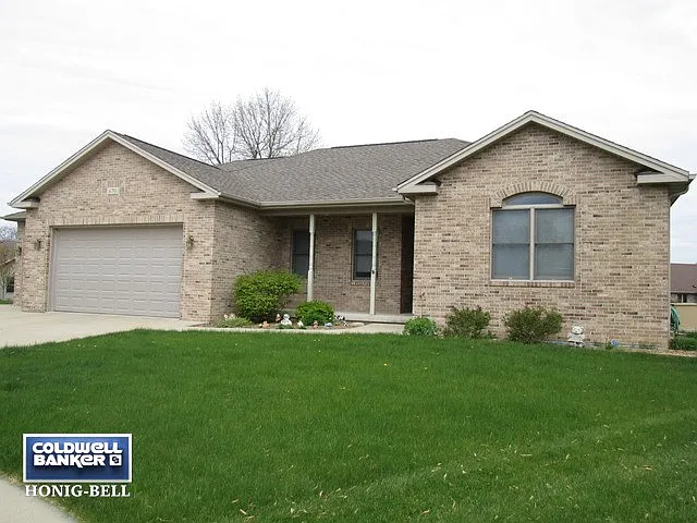 670 Edgewater Ct photo 1