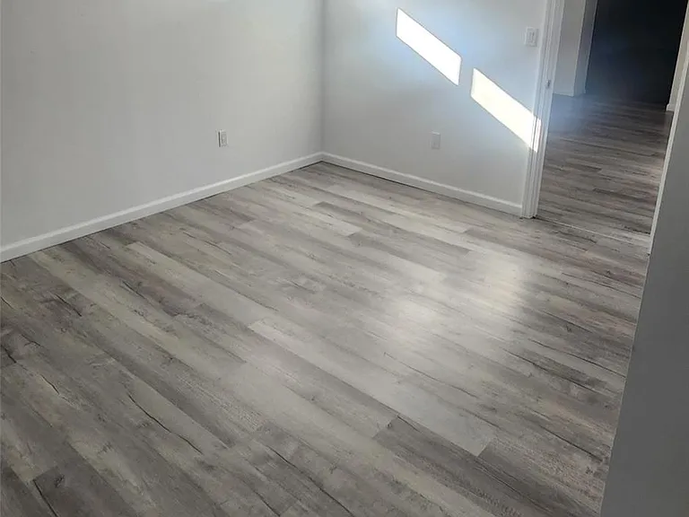 1524 Express Dr S — Photo 14