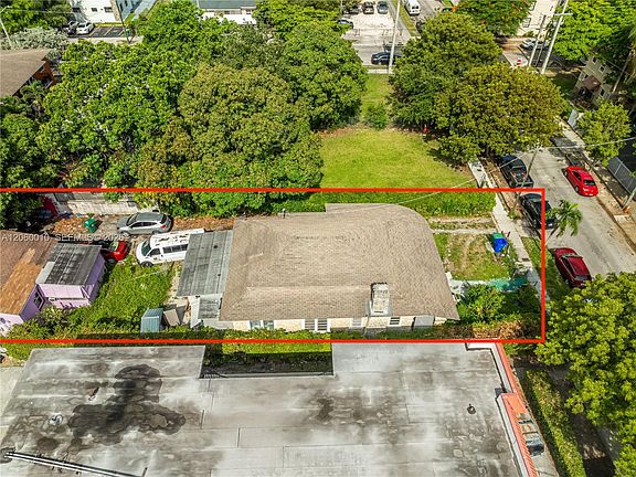 2nd image of 1121 NW 5th St