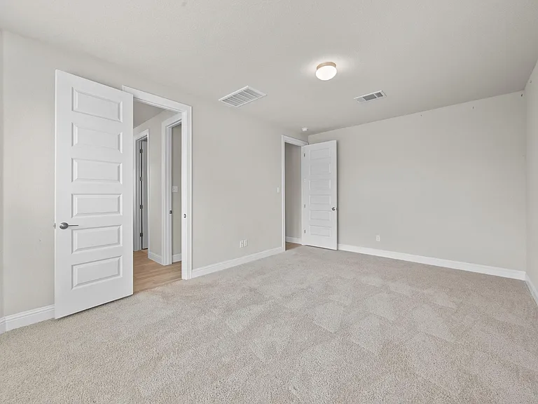 213 Graver St — Photo 16