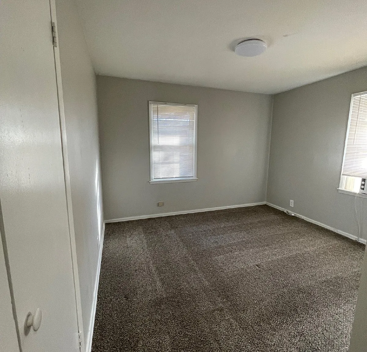 2 bed, 1.0 bath, 727 sqft, $750 — Photo 3