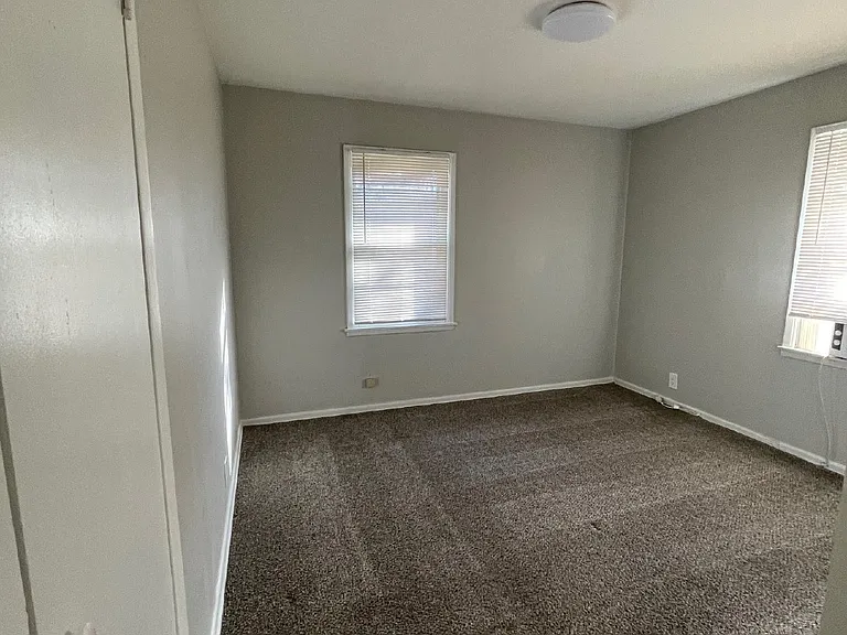 2304 S Broadview St — Photo 4