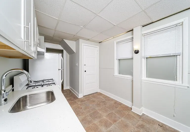 504 Morris St #1 — Photo 4